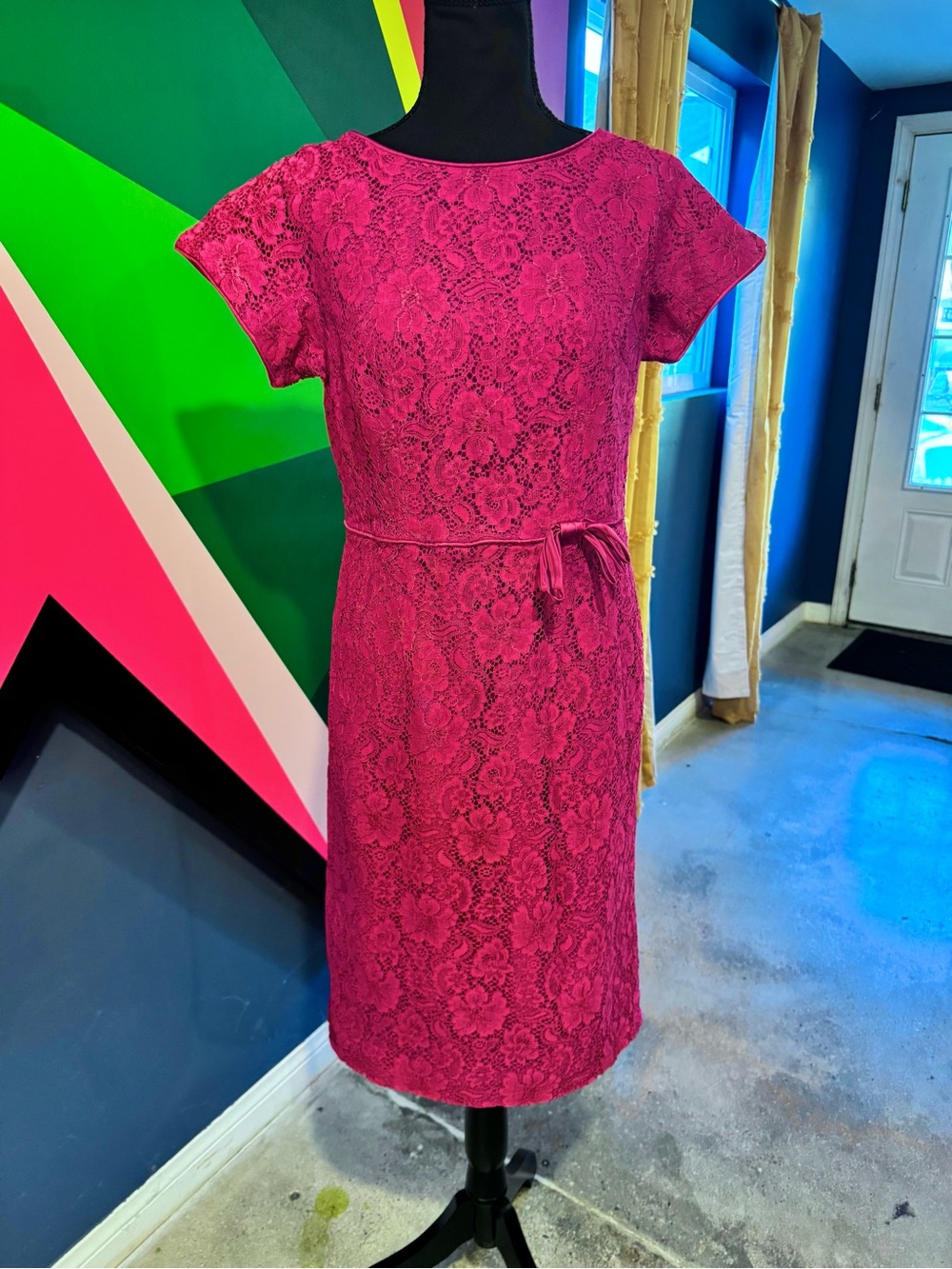 Vintage 1960s Bright Fuchsia Pink Floral Lace Shift Dress